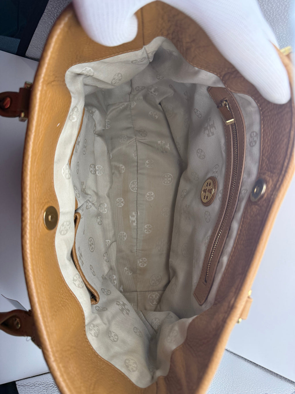 Tory Burch Amanda Tote - Camel/Tan