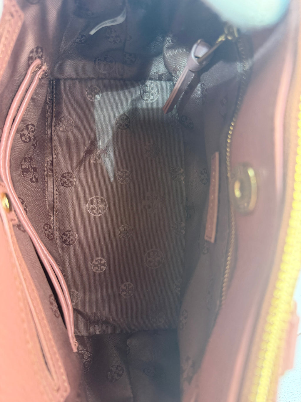 Tory Burch Bolso Satchel de Piel Granulada Rosa Empolvado