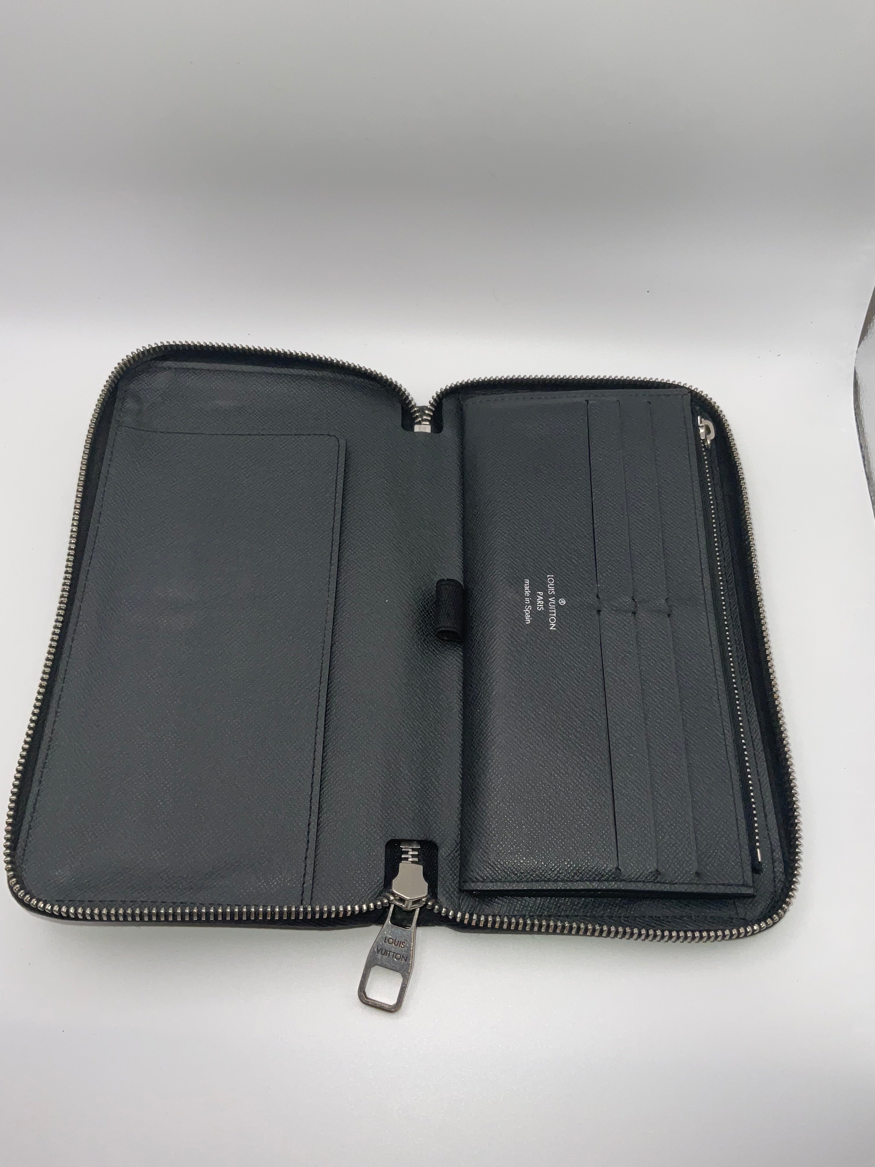 Louis Vuitton Taiga Leather Zippy Organizer Wallet Black | Made in Spain