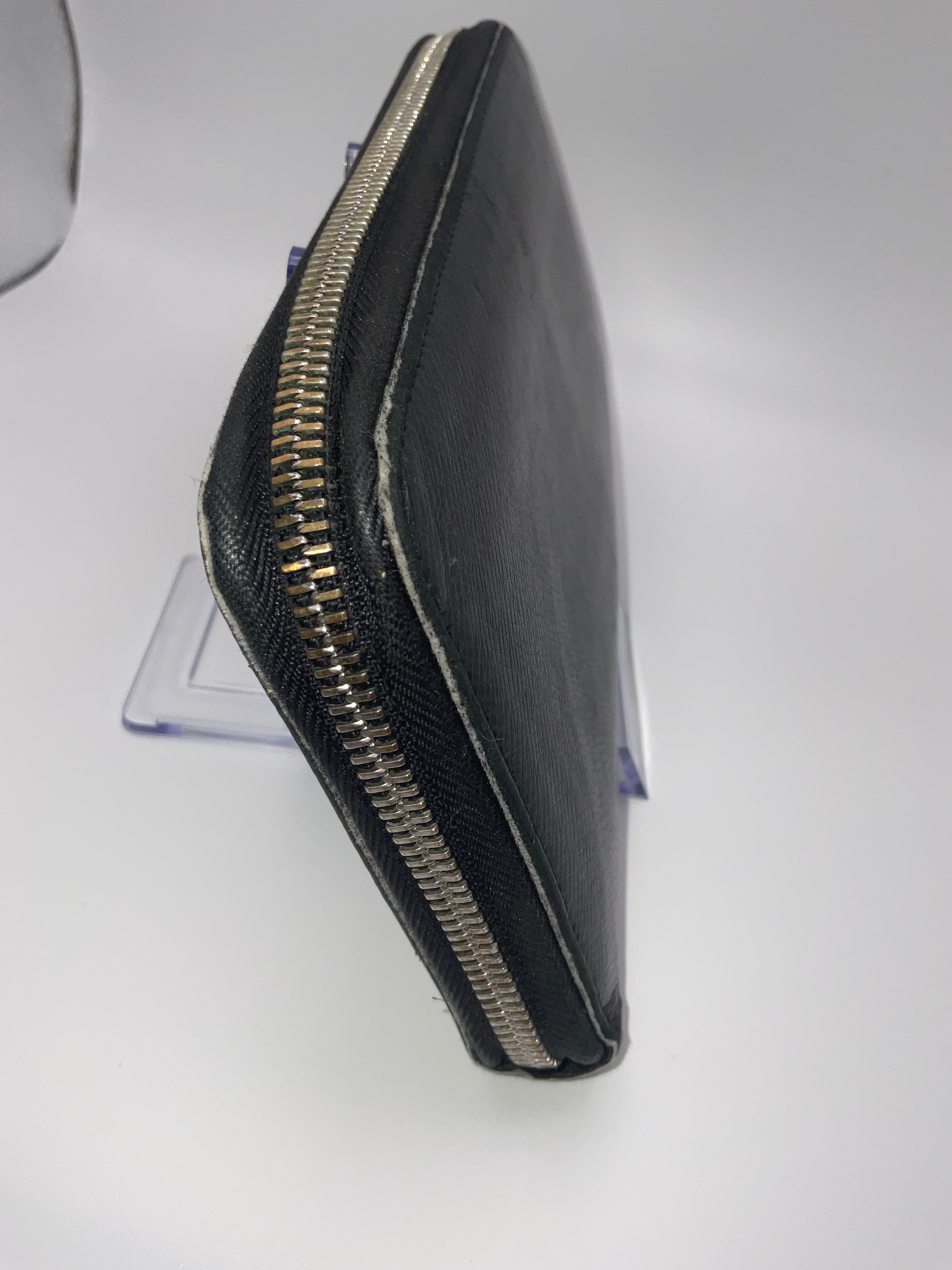 Louis Vuitton Taiga Leather Zippy Organizer Wallet Black | Made in Spain