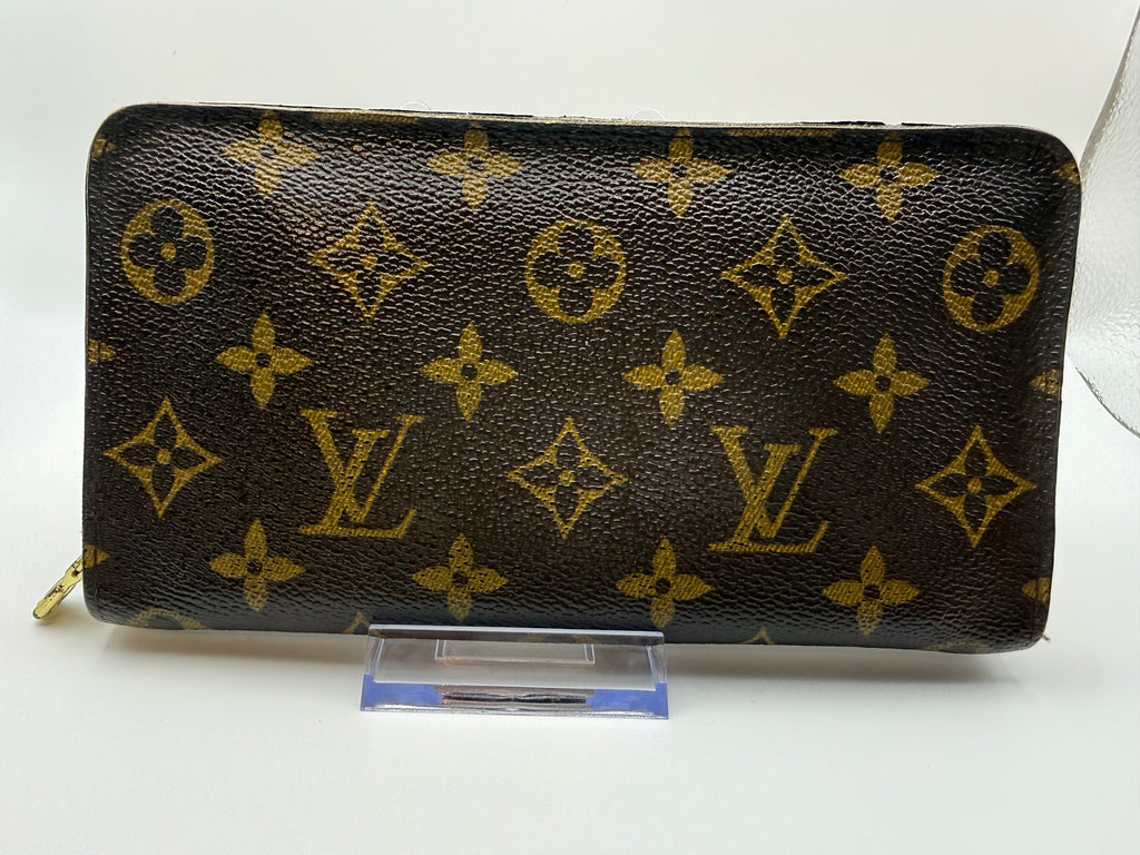 Louis Vuitton Monogram Canvas Zippy Wallet – Brown
