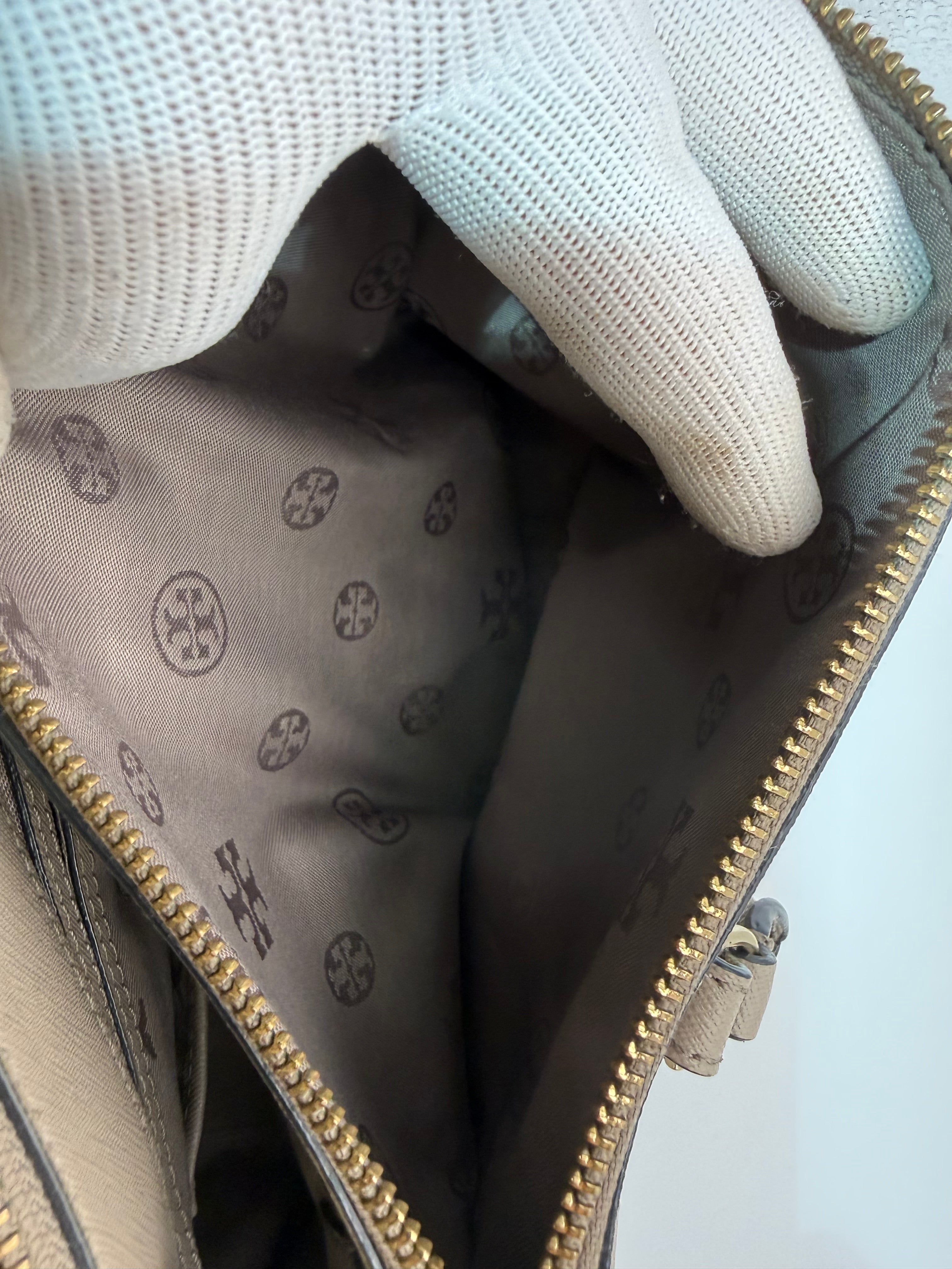 Tory Burch Bolso Satchel de Piel Saffiano Taupe