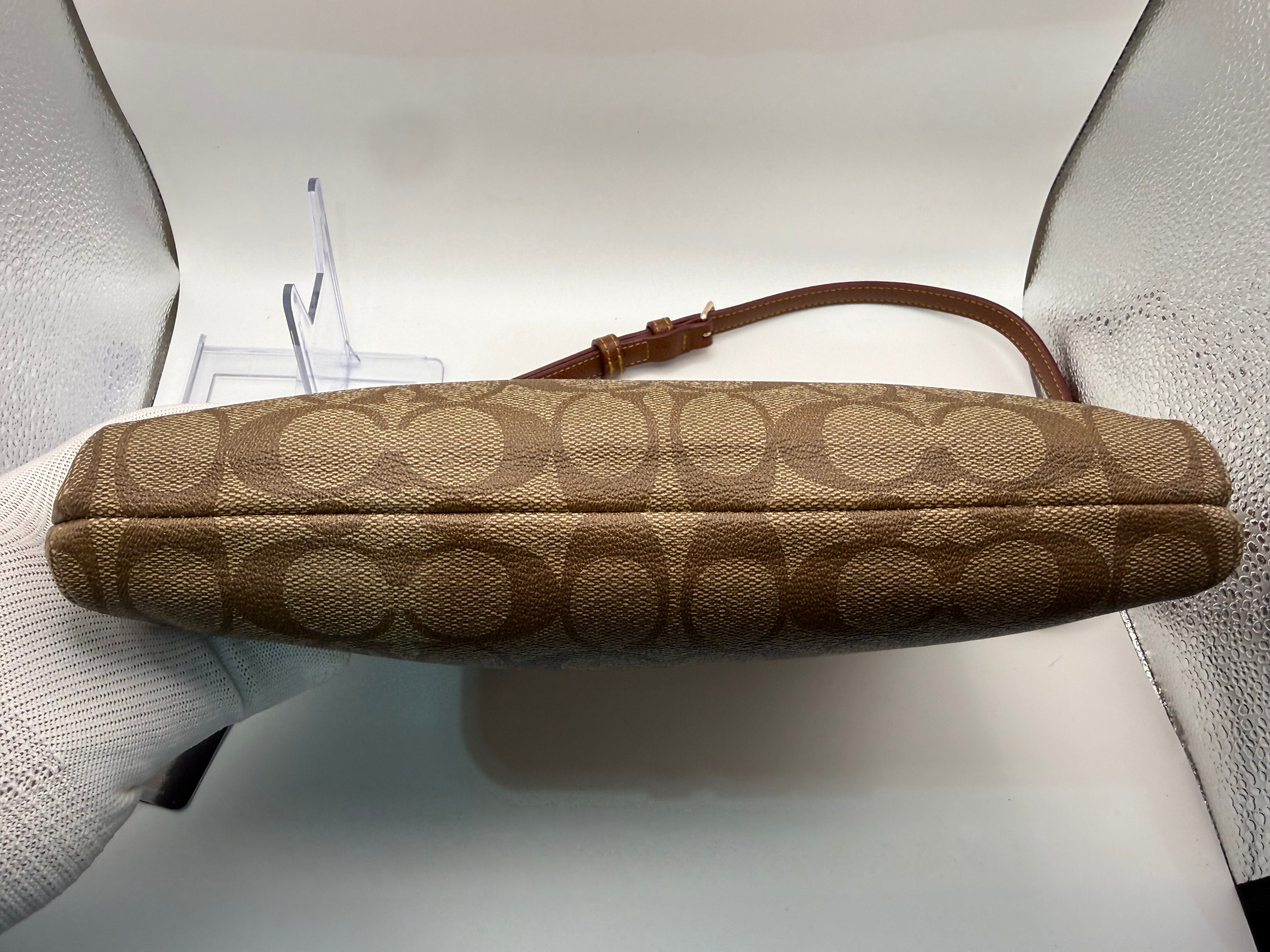 Coach Signature Canvas Crossbody Bag – Khaki/Mahogany