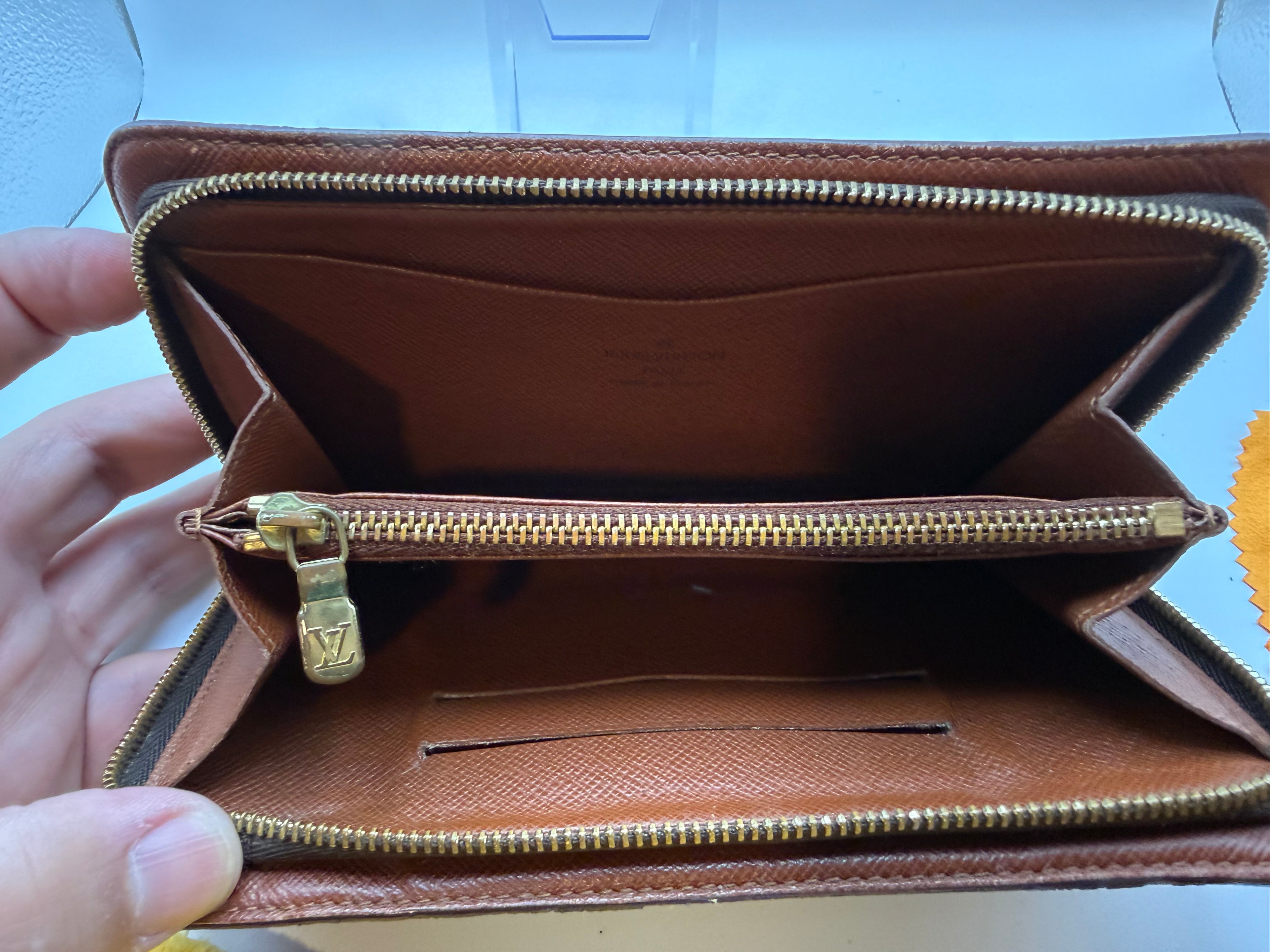 Louis Vuitton Monogram Zippy Wallet