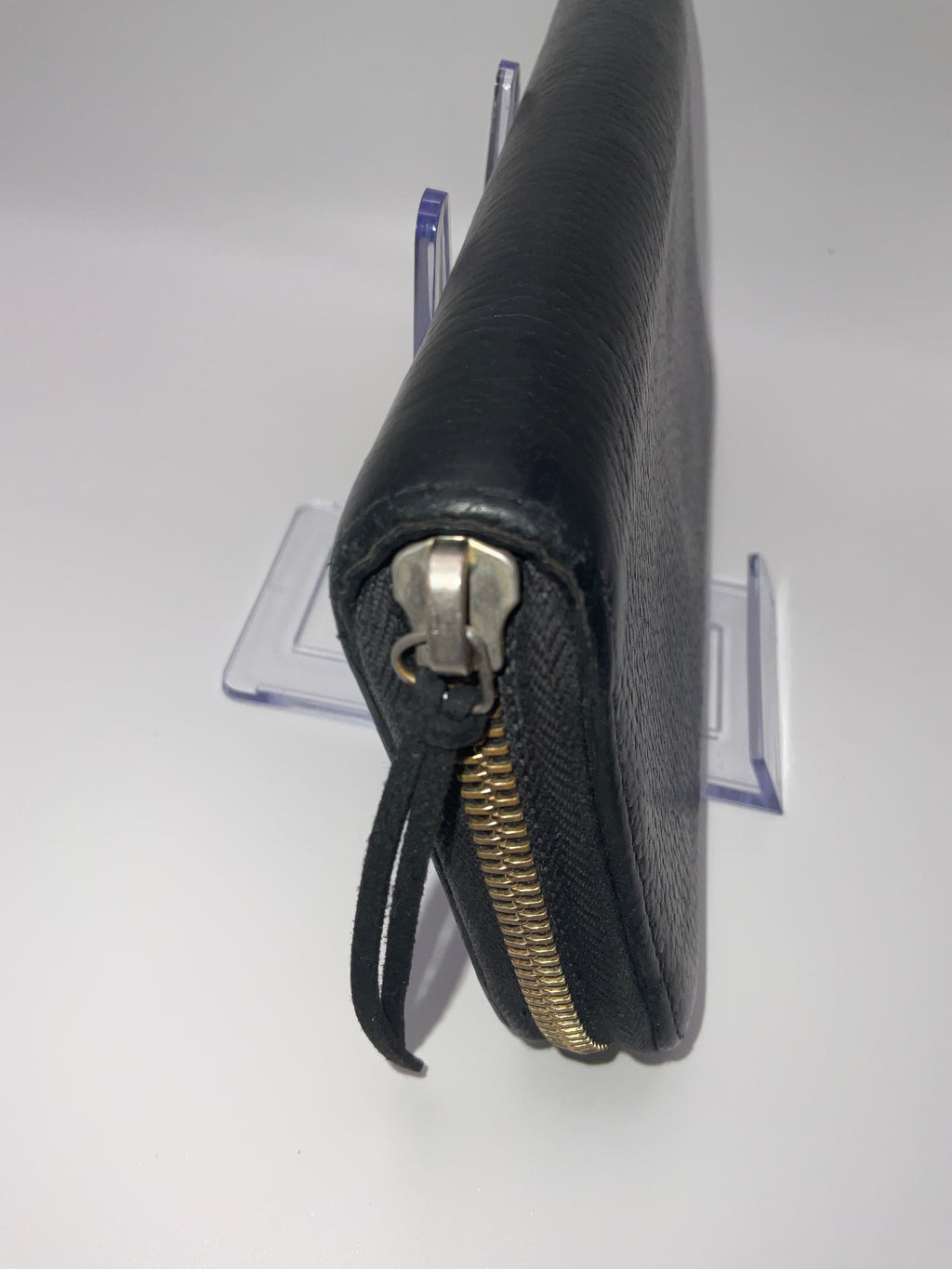 Gucci Black Pebbled Leather Zip Around Wallet GG Logo