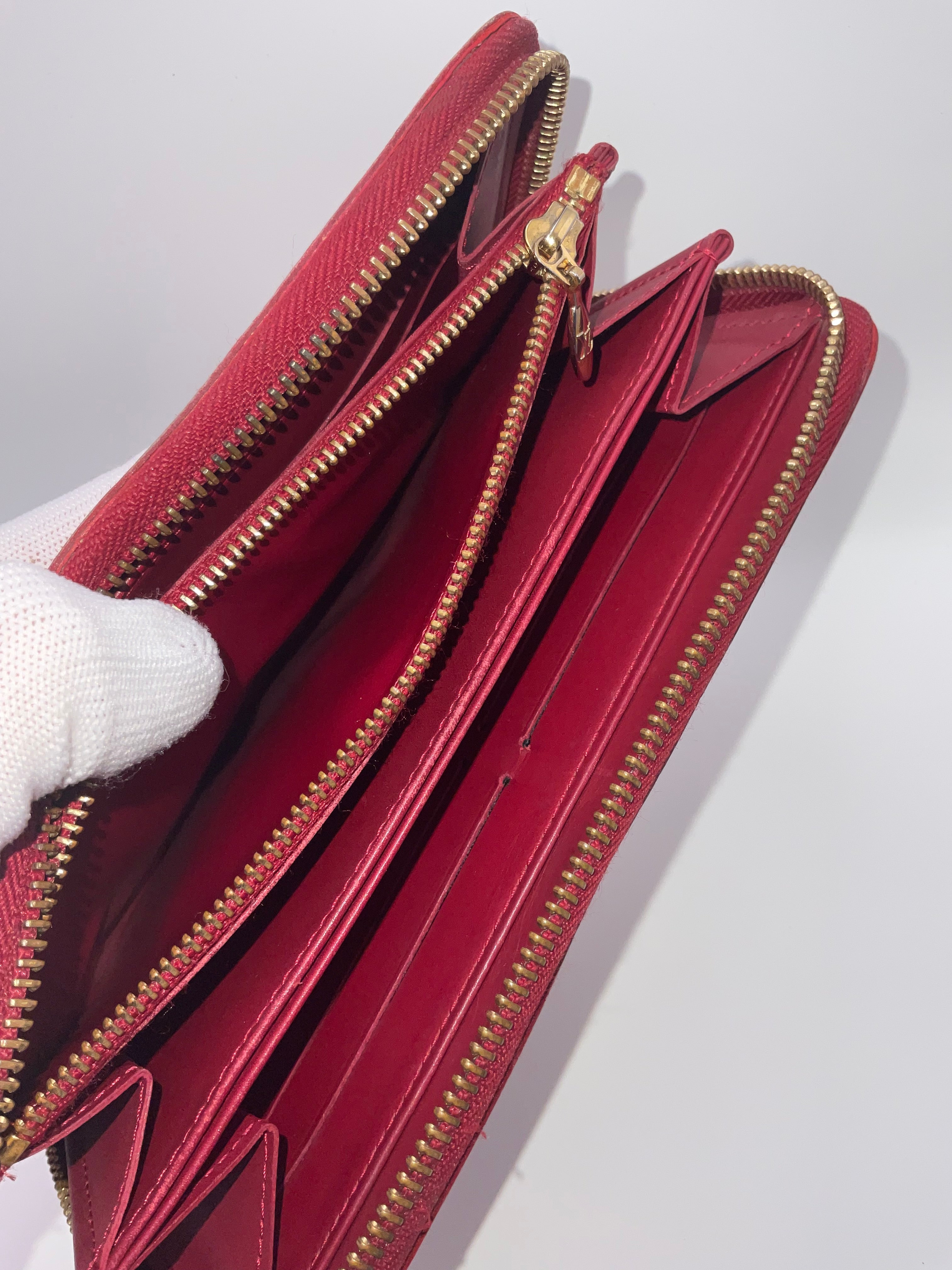 Louis Vuitton Zippy Wallet Monogram Vernis Rouge Red Patent Leather | Authentic