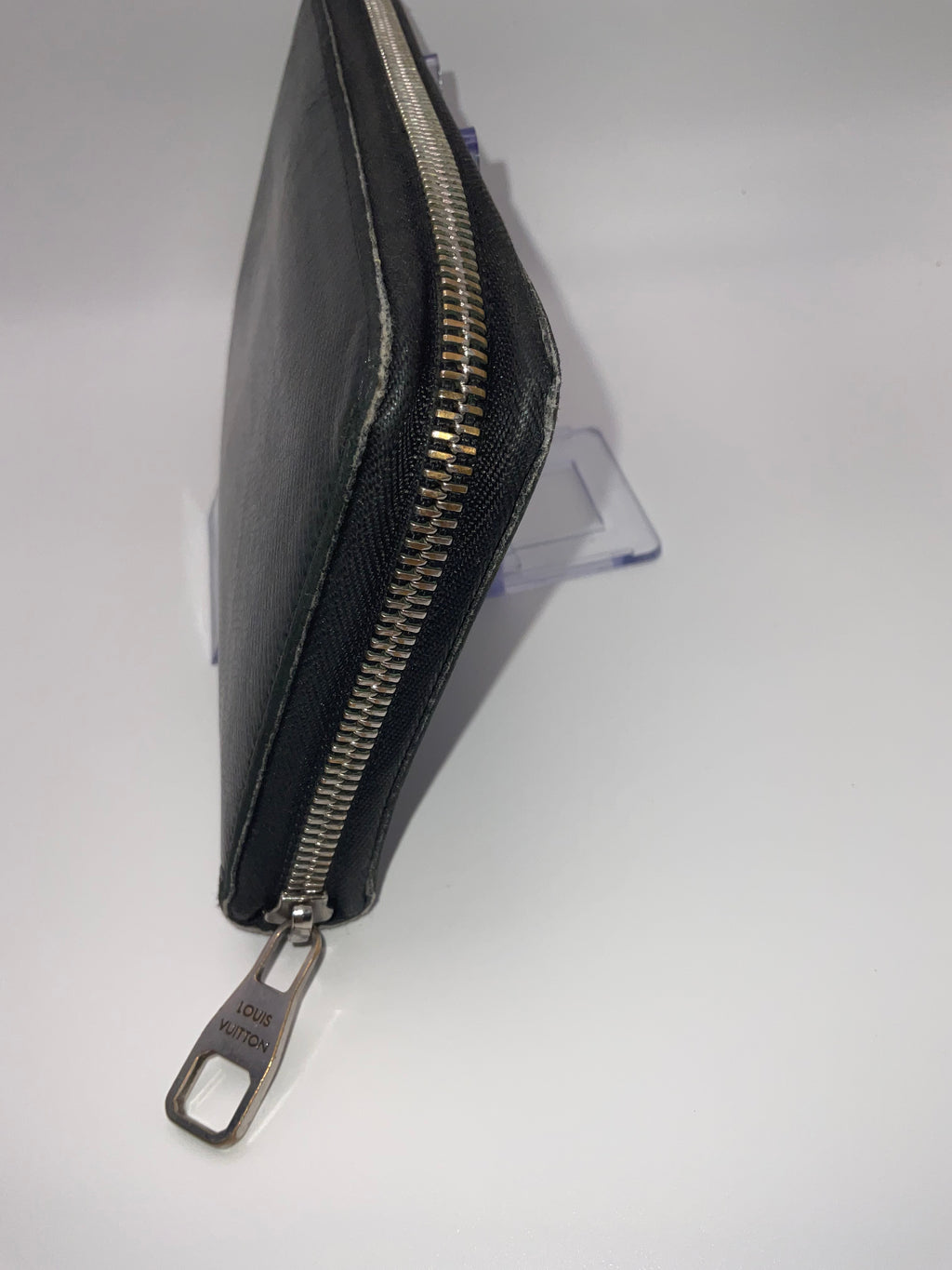 Louis Vuitton Taiga Leather Zippy Organizer Wallet Black | Made in Spain
