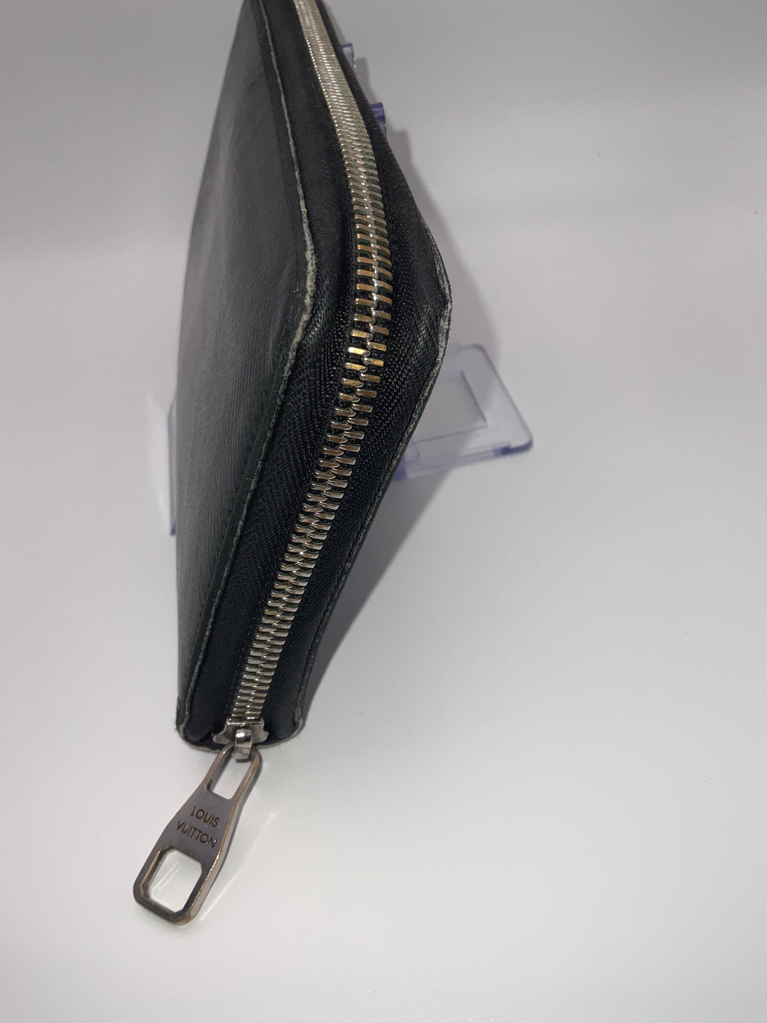 Louis Vuitton Taiga Leather Zippy Organizer Wallet Black | Made in Spain