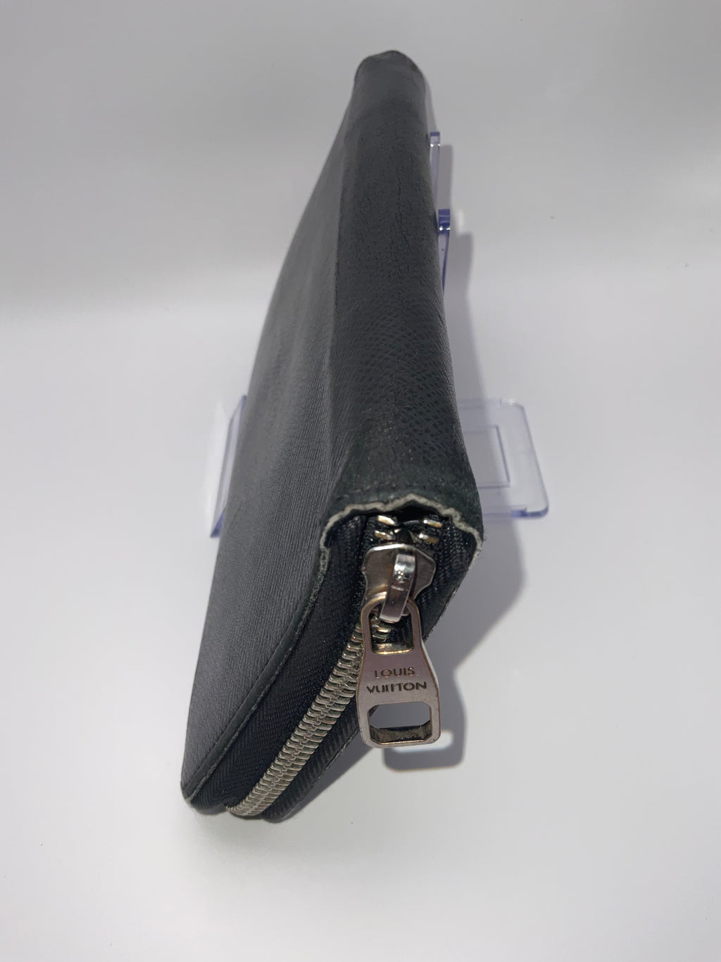 Louis Vuitton Taiga Leather Zippy Organizer Wallet Black | Made in Spain
