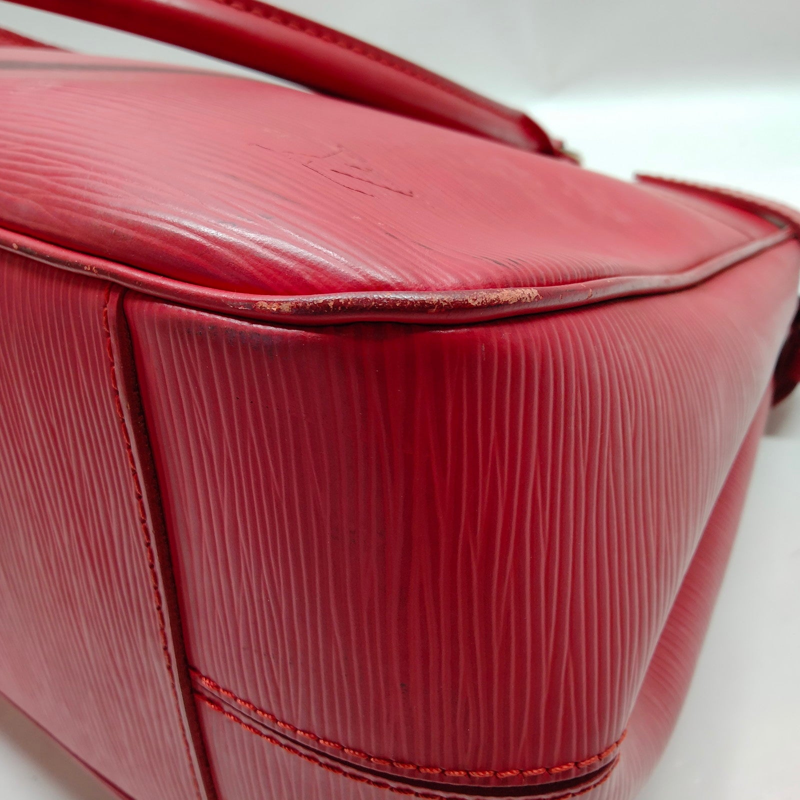 Louis Vuitton Passy GM Red Epi Leather Tote Bag